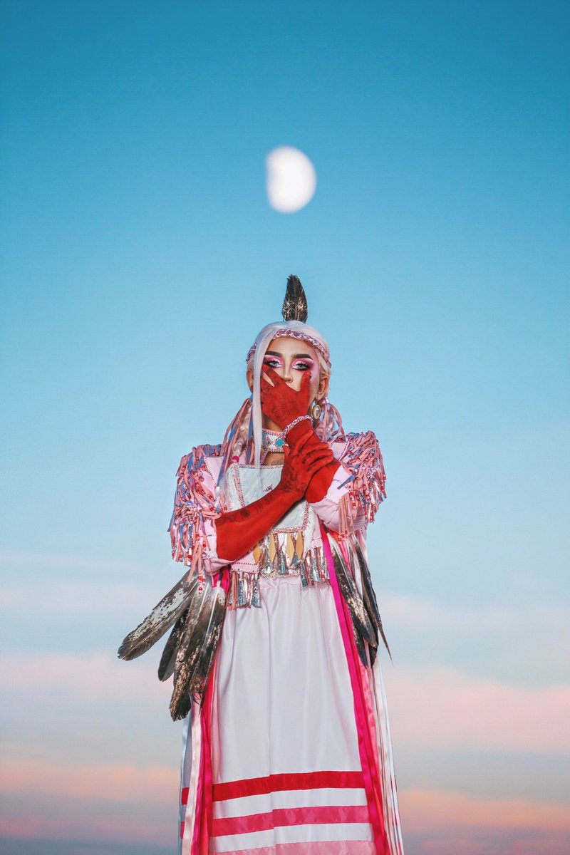OhMyJewels's tweet photo. Wow. @IlonaVerley made such a beautiful, bold and empowering statement on missing and murdered indigenous women (MMIW). I was and am in awe. #CanadasDragRace #NoMoreStolenSisters https://t.co/dk3YQ08wJG