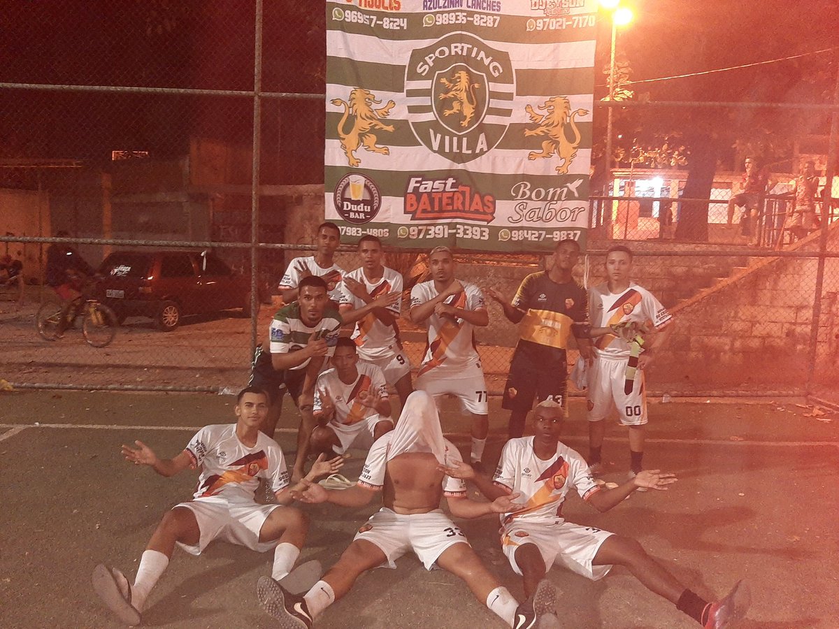 RomaCity6's tweet photo. Parabéns pra esse time que eu amo que hoje esta completando 1 ano sei que não estamos numa fase Boa, mas vai melhorar parabéns time so Deus sabe tudo que passamos pra manter essa família de pé pq pra mim isso não é um time é uma família 🥳🇮🇹⚽🏆🥇

@RomaOficial 
#AvanteRoma https://t.co/OxMlRA5OLG