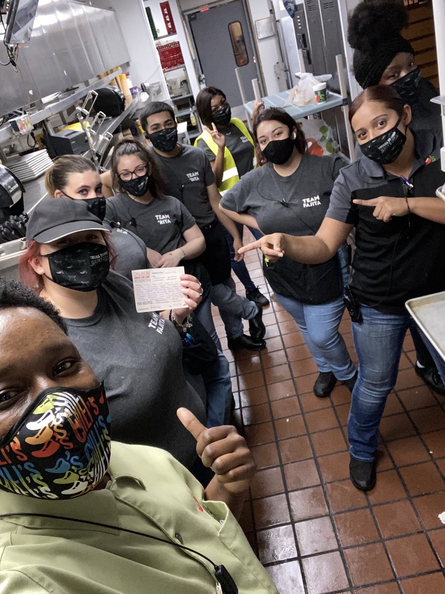 CB24435018's tweet photo. Our Togo #Systems are in place and Courtney has them down packed😁👏🏾💪🏾. Cheers to you for a continuous #Awesome job every shift with help making guest feel #special and #safe❗️ #OneTeam  #JacintoJiants #chilislove🌶❤️ https://t.co/y1P8I6wv9Z