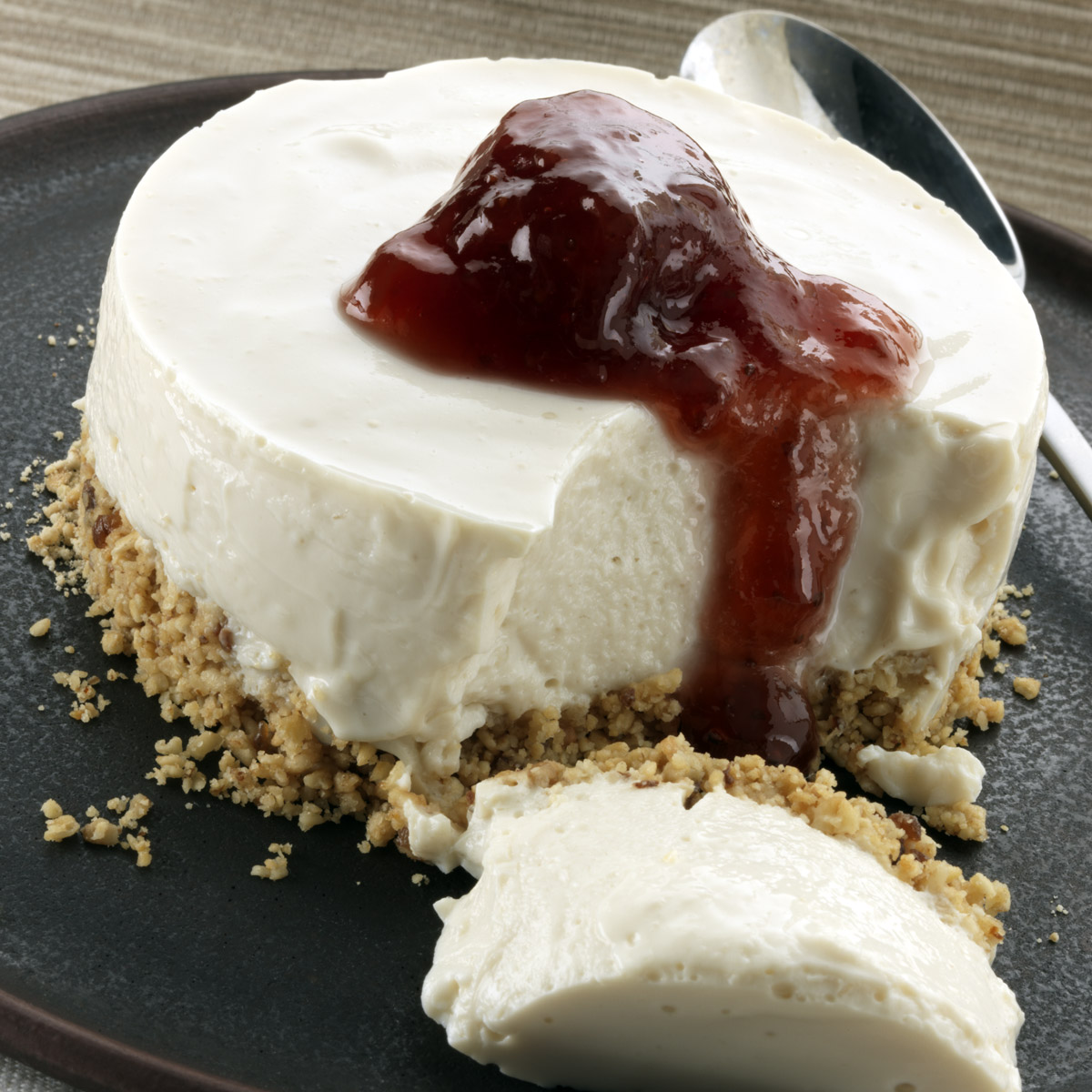 Enjoy a delicious Tofu Cheesecake absolutely FREE with your first HOME DELIVERY BOX from @Laurasidea
Choose from our range of savoury and sweet #Vegan &amp; #vegetarian dishes.
Use coupon code: FREE1

Get a box: bit.ly/32UOrAA

#plantbased #veganfood #healthyfood #laurasidea