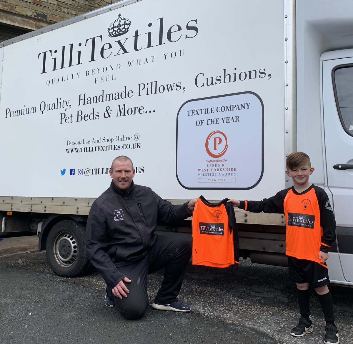 Beacon_Rangers's tweet photo. Massive thank you to @TilliTextiles who have kindly sponsored our U7s Kits and Jackets.

Your generosity is greatly appreciated 🧡🖤

Check out their fantastic products here 👇🏻
https://t.co/FBJbIhXvCg https://t.co/2avY6VWg65