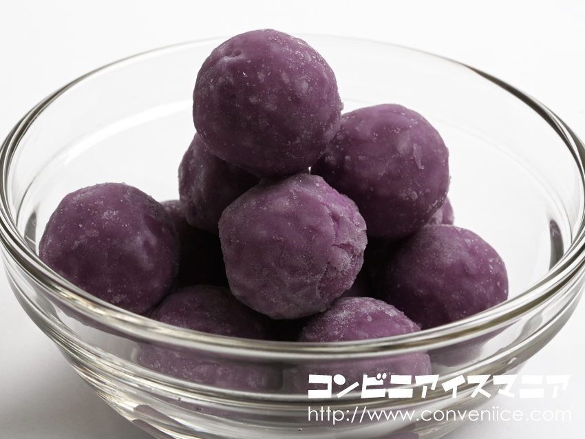 icemania's tweet photo. 【アイスレビュー】"おいも好き" はコレで決まり！着色料不使用でこの色あざやかさ！国産アヤムラサキ種を使った濃厚な紫いもジェラート！「芋」と「アイスの実」は相性抜群！（芋ようかん味とかもイケそう！）グリコ『アイスの実 国産紫いも』→ https://t.co/LA8Ld1mtOw https://t.co/S6mPXrYjBg