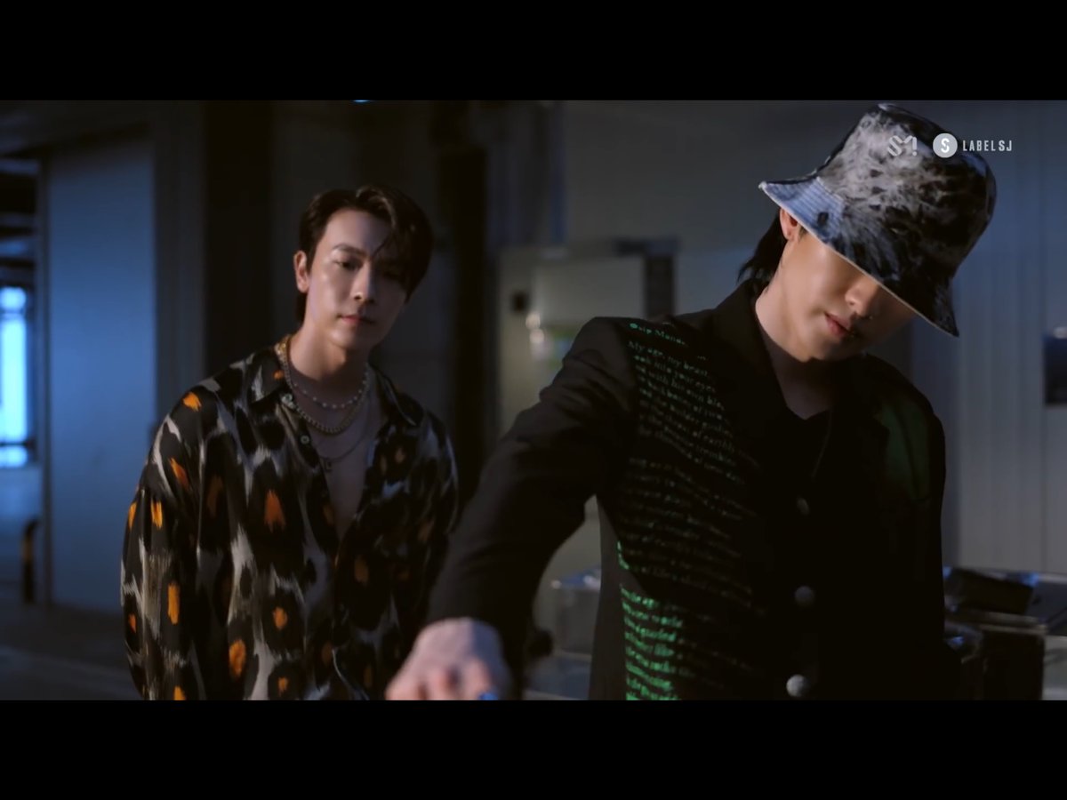 CUENCHEN's tweet photo. YouTube📽 https://t.co/ay0MbwV4yx 

#슈퍼주니어DnE #SuperJuniorDnE #BAD_BLOOD #SuperJuniorDnE_BAD 

@SJofficial
 
@AllRiseSilver
 
@donghae861015

💙💙💙💙💙💙💙💙💙 https://t.co/iwKhoJLeXx