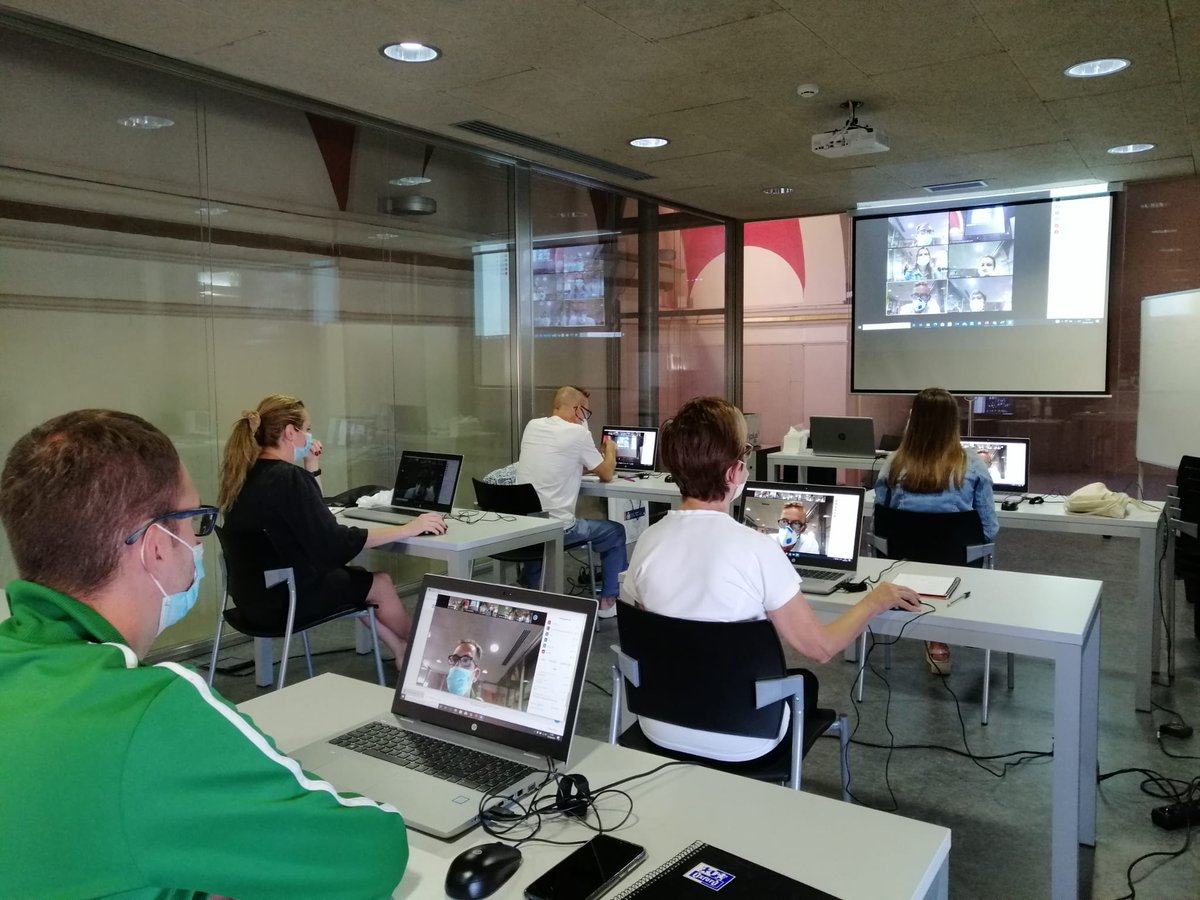 empleo_na's tweet photo. 📌📌¿Todavía con dudas para hacer tus trámites online? Aprovecha septiembre y apúntate en el #curso Competencias digitales básicas. 
Últimas plazas en Sangüesa, Larraga, Aoiz, Caparroso, Corella… ¡Inscríbete! 👉🏼 https://t.co/zZqvvdi8gH

@AyuntaLarraga @AytoCaparroso @corellaayto https://t.co/L2q61unvJV