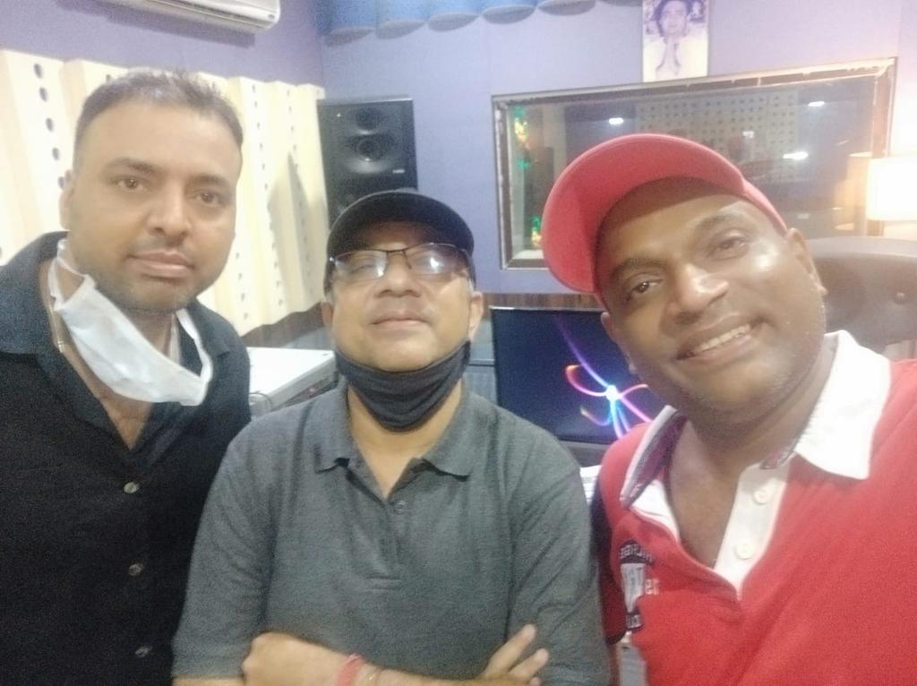 Vicksymovie's tweet photo. New project announced
#vicksy #vicksymovie #tseries #musicengineer #surjitghoshmazumdar #singer #rahulbseth #music #director #mayyanksharrma #msasianmoviesstudio #msgroupe #sanjalifilms #sanjalisurimalhotra #mumbai https://t.co/bUXJhXfUyq