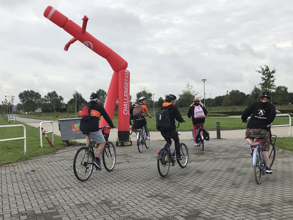 Als mooi alternatief voor het niet doorgaan van de No Limit Challenge van de afgelaste triatlon, doen 20 deelnemers van <a href="/supercoolalmere/">super COOL! Almere</a> met 20 sportmaatjes mee aan de Super Cool Challenge in Almere. Bootcampen, wandelen en fietsen zijn de activiteiten. <a href="/sportflevo/">Sportflevo</a>