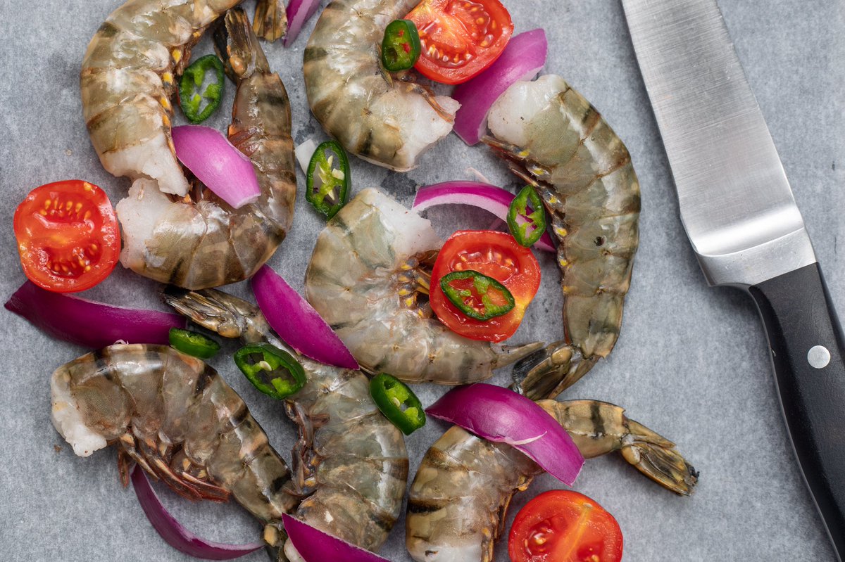 When cooked, these Raw Headless Shell-on prawns of ours, will eventually have their infamous red and white stripes! #Prawns #foodphotography #cookng