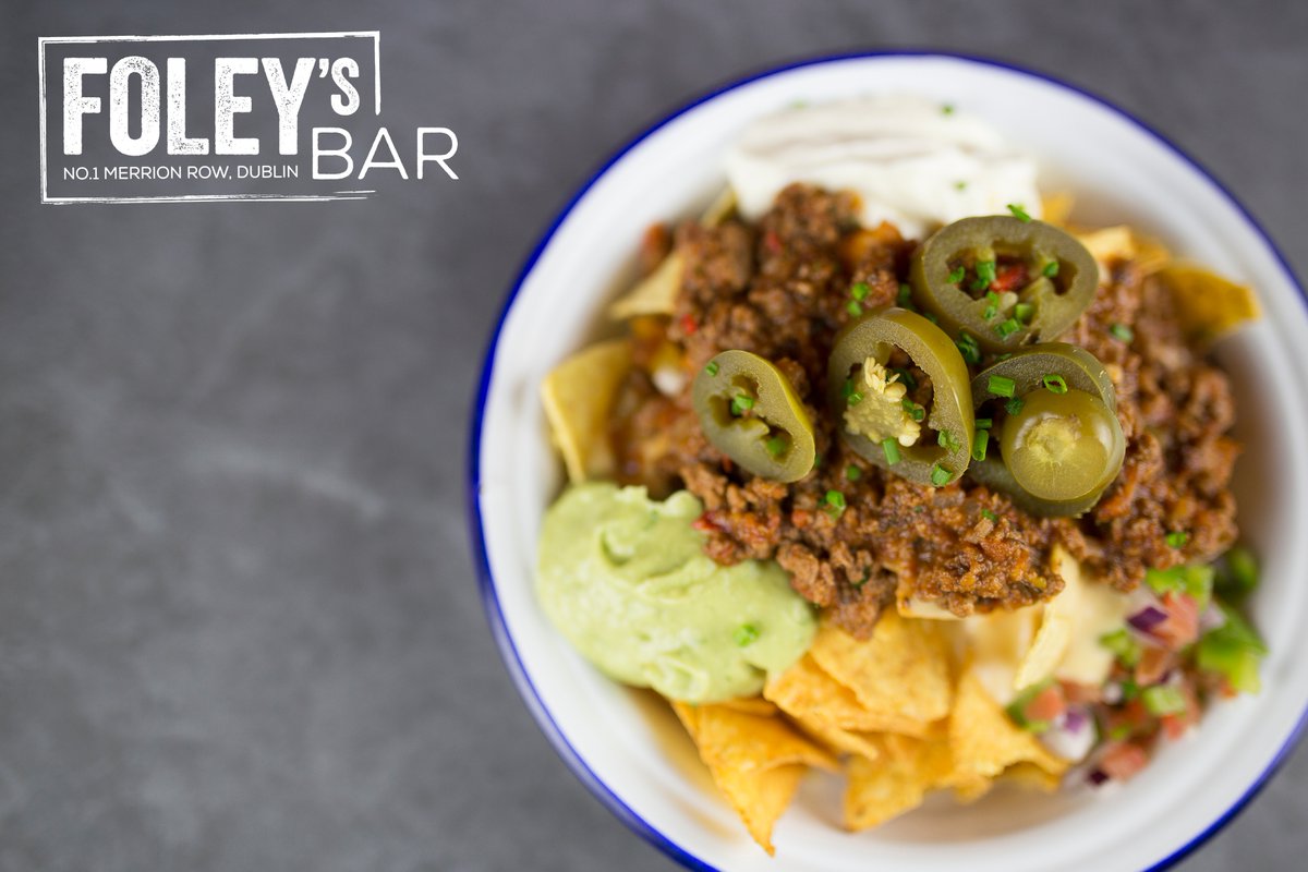 Today's Specials; 

🔹Broccoli &amp; spinach soup 
🔹Chicken, smoked bacon &amp; wild mushroom pie
🔹Tuna cheese melt 
🔹Tempura prawns 
🔹Pictured: Foley's signature nachos 

#foleysdublin #foleysbar #dublin2 #dublinbar  #food #yummy #lunch #todayspecials #ireland #gastrobar #restaurant