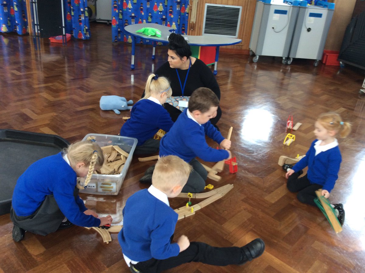 MrsHarveyLW's tweet photo. Another fantastic start to the day, we’ve been building, balancing and creating so far! Lots more still to come 😊 @MissDawleyLW https://t.co/oagHoLFaac