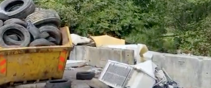 Film: Harlow fly-tip continues to get worse...<a href="/essexhighways/">Essex Highways</a>
@sickamps <a href="/HarlowCouncil/">Harlow Council</a>
yourharlow.com/wp-admin/post.…