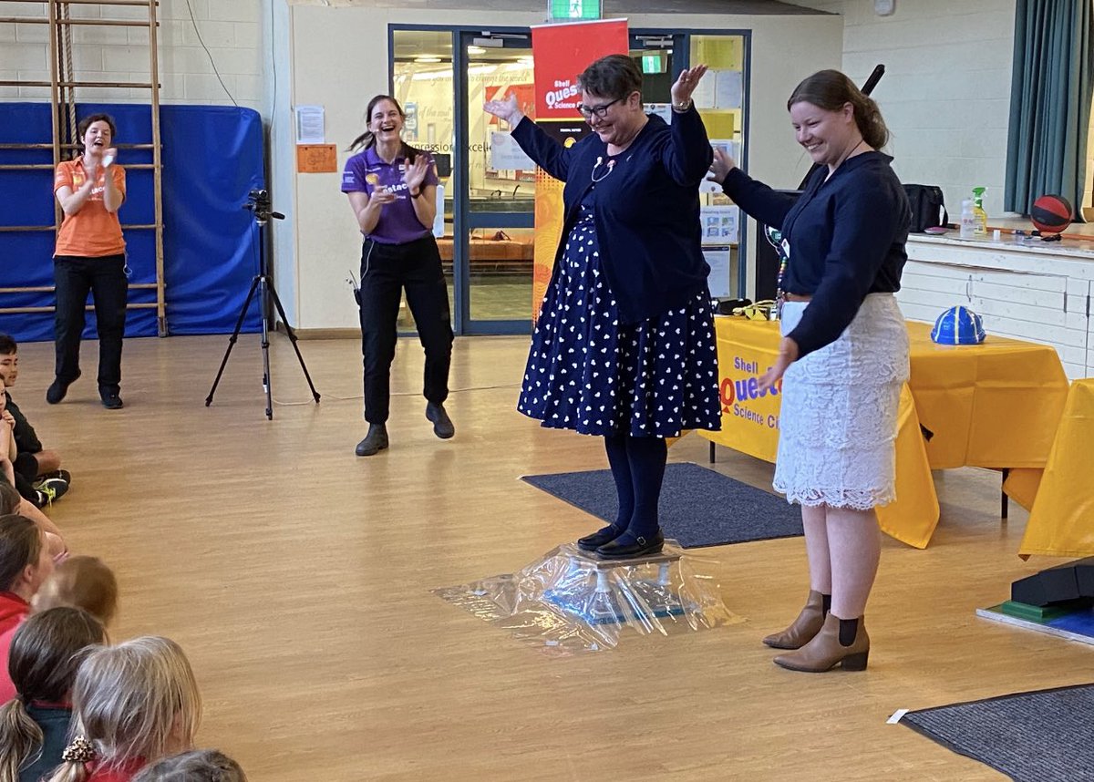 MacgregorPS's tweet photo. More @questacon fun today! 💫🧬 #WhenLearningIsFun #MagicHappens https://t.co/mqTL7bVsI4