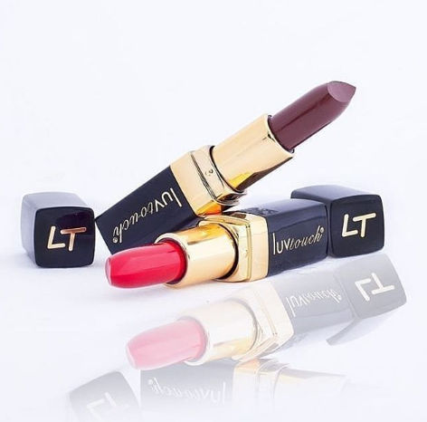 LuvtouchMJNO's tweet photo. Tunazo lipstick zenye vitamini inayofanya midomo yako iwe laini ya kupendeza. Karibu maduka ya Shear illusions Ujipatie yako. #LuvTouchCollection
#LuvTouchManjano https://t.co/dwGw5zJ09g