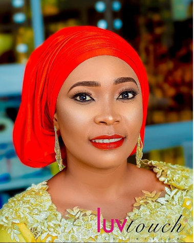 LuvtouchMJNO's tweet photo. Bidhaa za Luv Touch Manjano zinakupa Muonekano wa Asili na wa Kipekee,Hutunza Ngozi yako imedhibitishwa Kwa Matumizi yako.Haina Madhara.Zipo tofauti kwa Kila Aina ya Ngozi.
#ManjanoFoundation
#shearillusionsafrica
#ManjanoDreamMakers .
#luvtouchmanjano
#tanzanianbrand https://t.co/5DjwkVwEEH