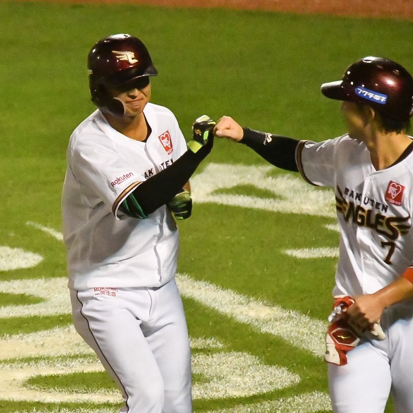 pomtraco's tweet photo. 黒川くん犠牲フライ！！！
初打点！！！
#黒川史陽 #kurokawa24
 大地くんから賞賛(っ･д･)=⊃)ﾟ３ﾟ)'∴:. https://t.co/kguXWhdnsr