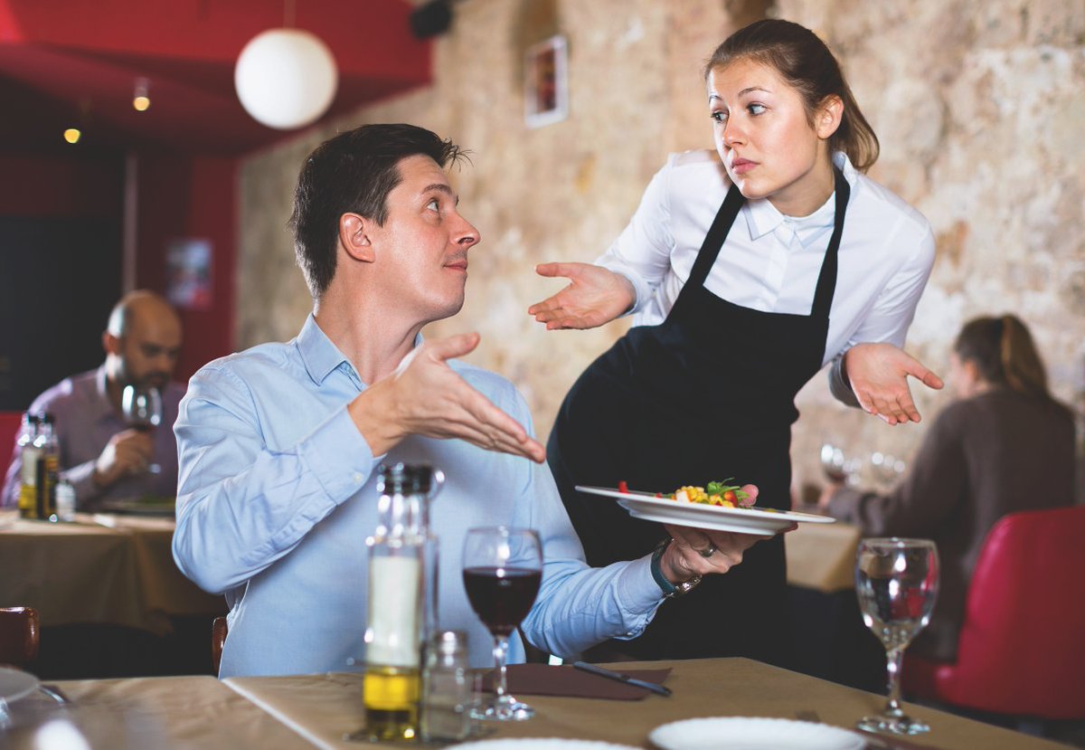 seafoodAUS's tweet photo. Picture this... You're sitting with at your favourite restaurant in the near future, raising a glass while you enjoy some of Australia’s finest seafood, which has been caught just around the corner #MakeFoodserviceCoOL https://t.co/s9blVi37R9 https://t.co/xvHKMQTWRQ
