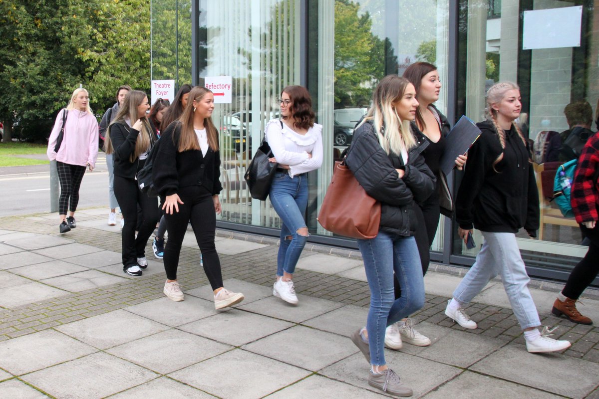 StrodeCollege's tweet photo. Hello and welcome to our vocational students starting with us today. #firstdayatcollege https://t.co/ehfOWwgibK