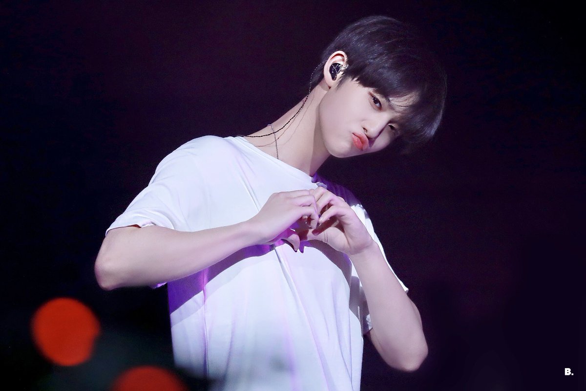 wizhae's tweet photo. @CIX_Official 너는 항상 내 마음 속에 있어 #배진영지녕배배 https://t.co/YMEZABLhTp