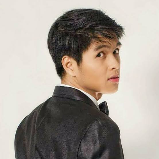 hnnhxhsk's tweet photo. We just lost The three legendary YouTubers.
Rest in peace Lloyd Cadena. https://t.co/D27DExDLVu