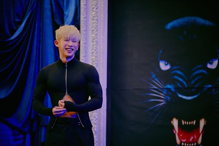 100toback's tweet photo. 나 기절해요 https://t.co/b64lM4wTIl