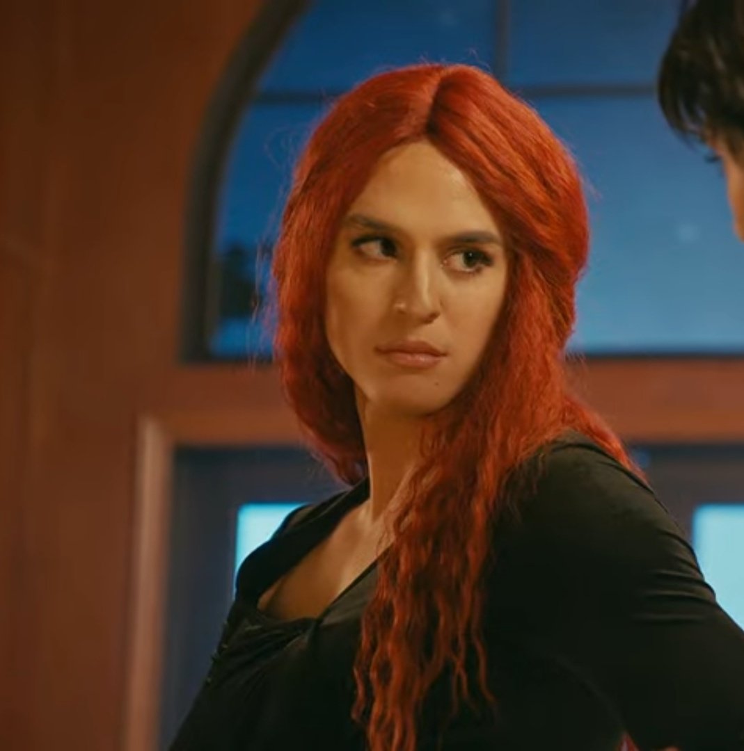 Zabdielectric's tweet photo. Well played @CNCOmusic @CNCOwnersGA #CNCOBesoVideo! Aaaand the Actress of The Year goes to... Christina Velez 🎉 https://t.co/IuatFhHxdb