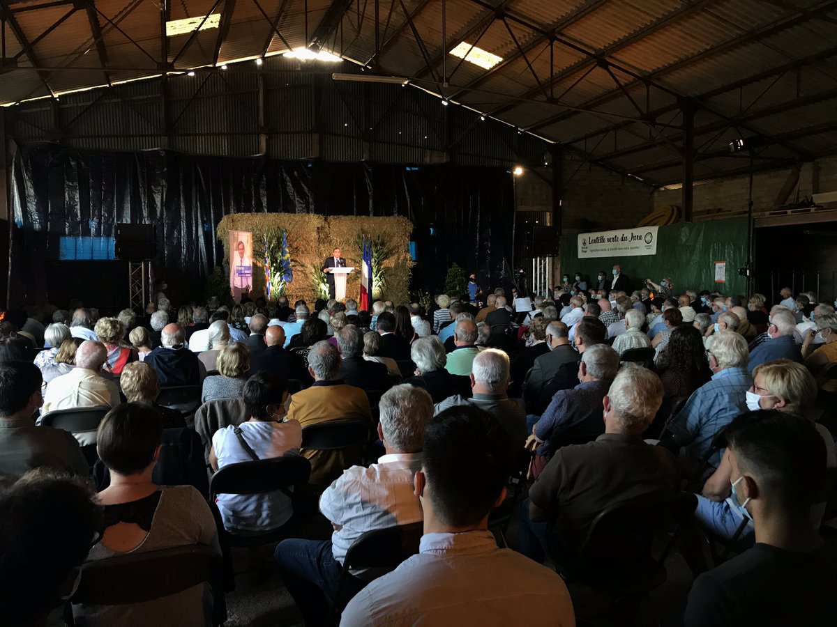 JeunesReps39's tweet photo. Quel plaisir de voir dans notre beau département du Jura @jmsermier et @gillesplatret annoncer leur candidature à la prochaine élection régionale. 

A cette occasion, nous avons eu le plaisir d’accueillir le Président de notre Mouvement, @ChJacob77. 👍🏻 https://t.co/oNodfKOikm