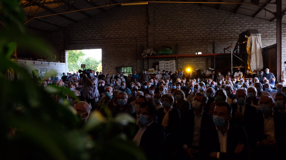 JeunesReps39's tweet photo. Quel plaisir de voir dans notre beau département du Jura @jmsermier et @gillesplatret annoncer leur candidature à la prochaine élection régionale. 

A cette occasion, nous avons eu le plaisir d’accueillir le Président de notre Mouvement, @ChJacob77. 👍🏻 https://t.co/oNodfKOikm