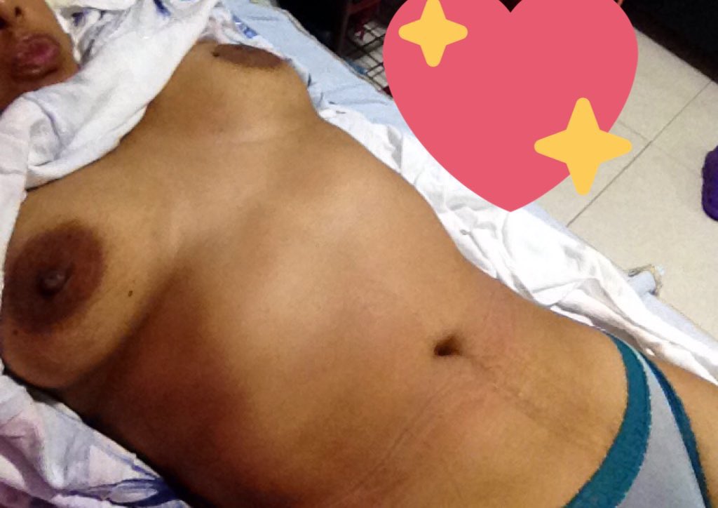 Ando de morbosa respondiendo mensajes mientras mi esposo duerme al lado jijiji . SOLO RESPONDO MENSAJES A LOS QUE SE PRESENTAN CON FOTO