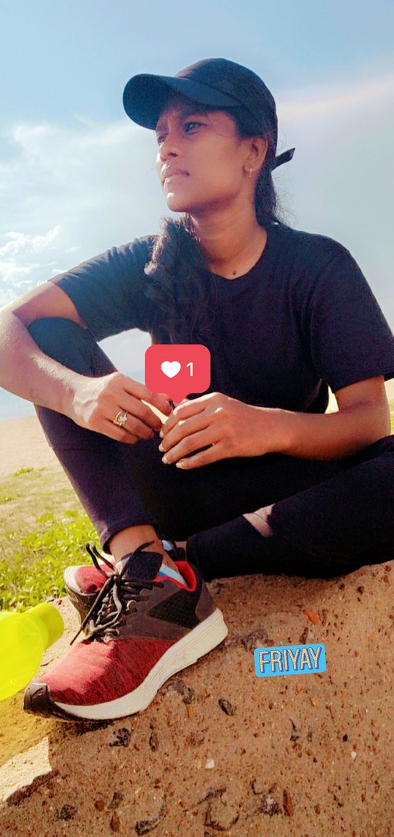 nive_jessie's tweet photo. Friday Grind day💁🏃🥵🔥
#nj17 #nivethajessica #blessed #Valimai #biker #backtowork #racing #Motorsport #wmcindia #niftysports #prospeedracing #Nifty #Athletes #sports https://t.co/qV5N5KQmuq