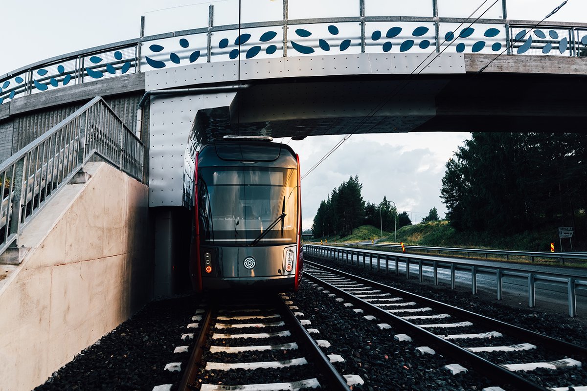 treratikka's tweet photo. Kohta koeajetaan kauniissa Kalevassa!!!😍Koeajot laajenevat 14. syyskuuta Turtolasta Kalevaan ja Itsenäisyydenkadulle. Testaamme rataa ja sen järjestelmiä #TampereenRatikka kanssa. Näin taas etenee #ratikantarina #treratikka #tampere #raitioitieallianssi https://t.co/Yhg4dkxRK9 https://t.co/h73K5A3uTu