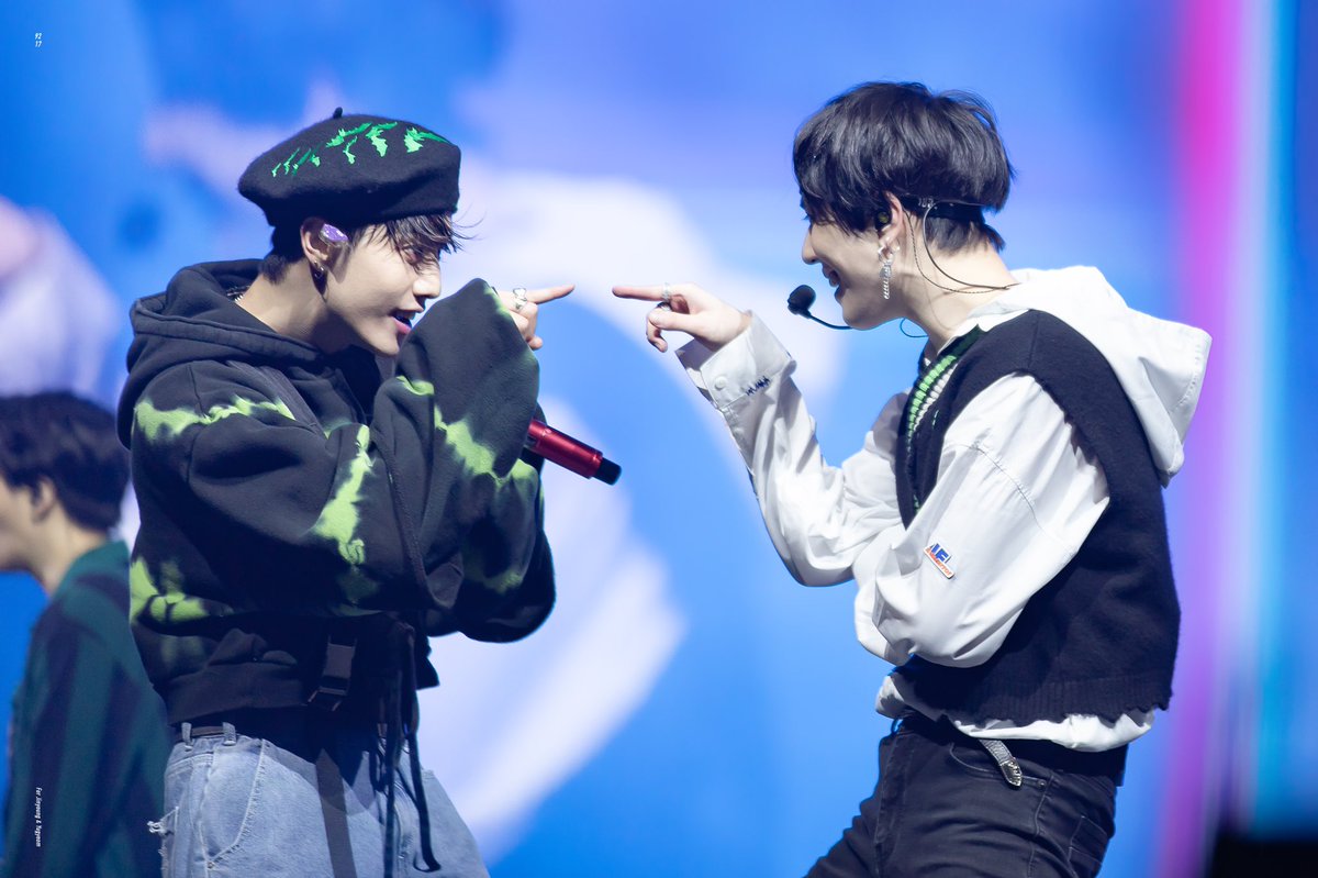 9217_pjykyg's tweet photo. Happy birthday Mark 🎁

#ForeverWithMarkTuanDay
#MarkTuan #마크 
#GOT7 #갓세븐 https://t.co/Ne82EnEomq