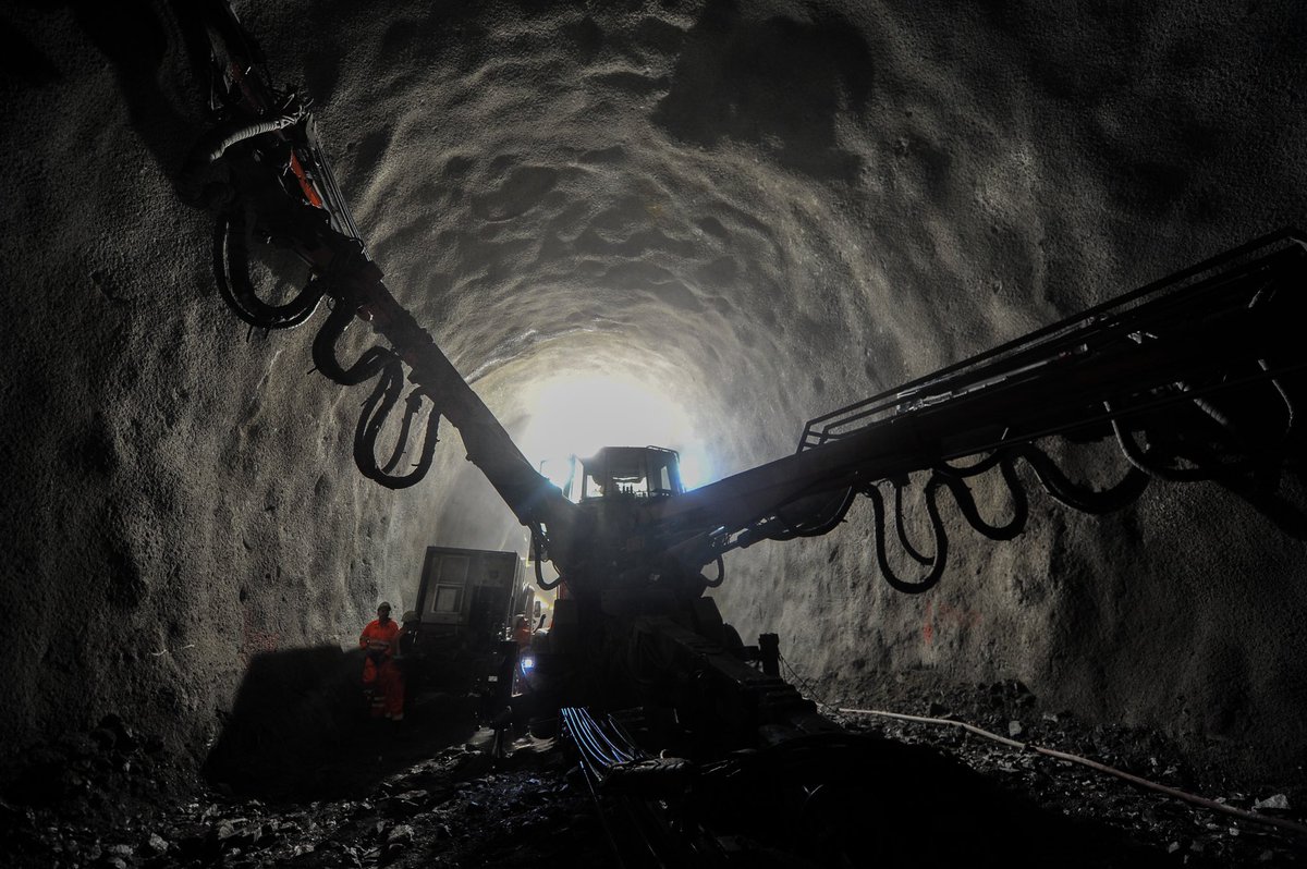 suisse_ing's tweet photo. Der Ceneri Basistunnel wird heute offiziell eröffnet: Mit der Neuen Eisenbahn-Alpentransversale (NEAT) entsteht zwischen dem nördlichen und dem südlichen Teil des Kantons Tessin eine moderne, leistungsfähige Bahninfrastruktur durch die Alpen ! #topofengineering https://t.co/cMLMwXkr7y