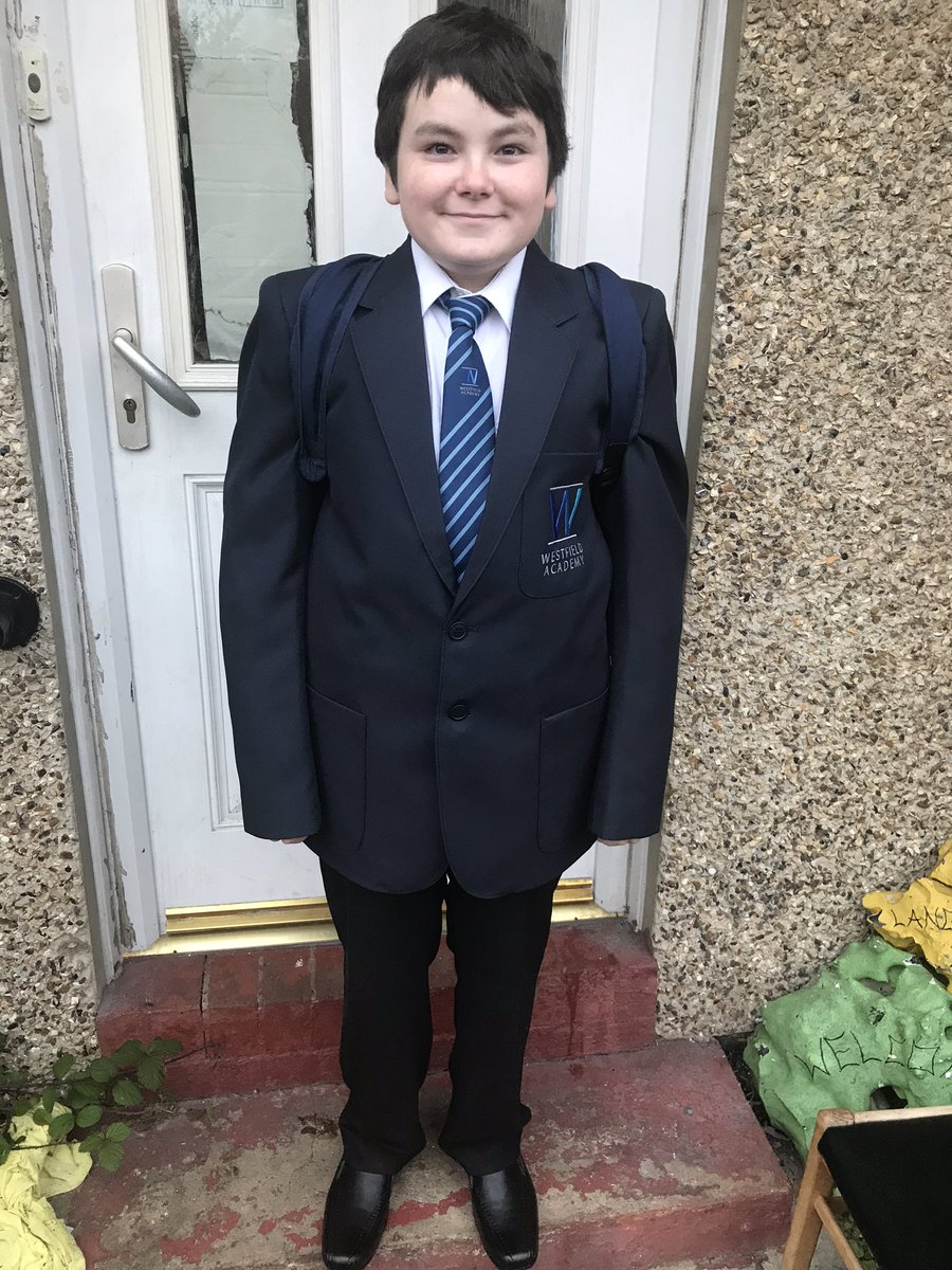 moos4boys's tweet photo. George is off to school @StCathsofSiena @St_Caths_Bosco https://t.co/o0yqW4O3Se