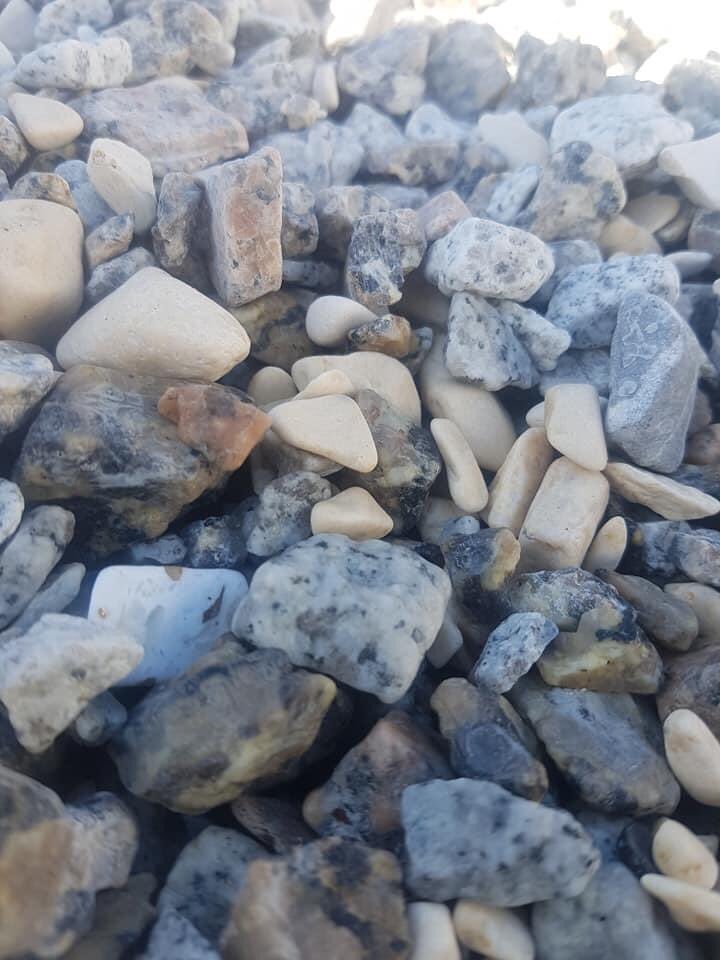 Манай үйлдвэрээс гарч байгаа гадна тохижилтонд хэрэглэж болох чулуунууд. 
Үнэ: 1м.кв нь 45000-60000, гоёлын хайрга 1 -500кг нь 1000 төг/кг, 500кг дээш 350-500 төг/кг 
Утас: 90502020
#nogoontsagirag #nogoon_tsagirag #ногоонцагираг #ногоон_цагираг 

facebook.com/nogoontsagirag…