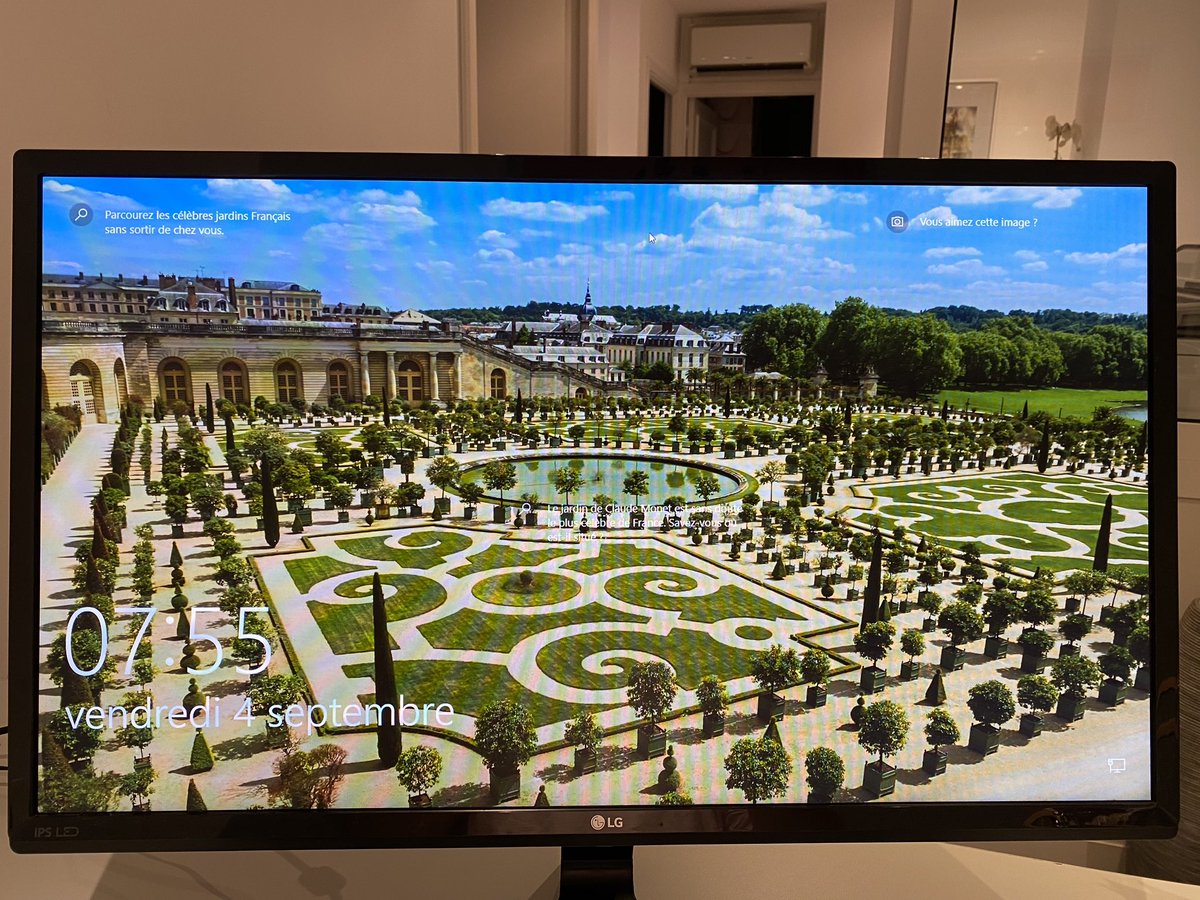 Jimmychouli's tweet photo. Ce matin en allumant l’ordi du bureau... @CVersailles @gblagden @gblagden_source @VersaillesFam 😁 Beau début de journée https://t.co/Ola4XV2idu
