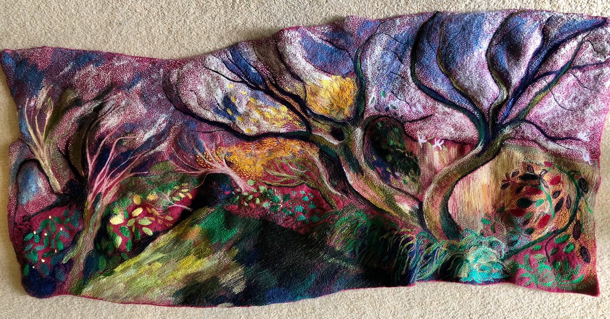 Kaylacoo's tweet photo. I finished my stitching commission, a memory from my 100 days in lockdown. #textile #handstitched #embroidery #lockdownstitching https://t.co/6Cbqn7jQd9