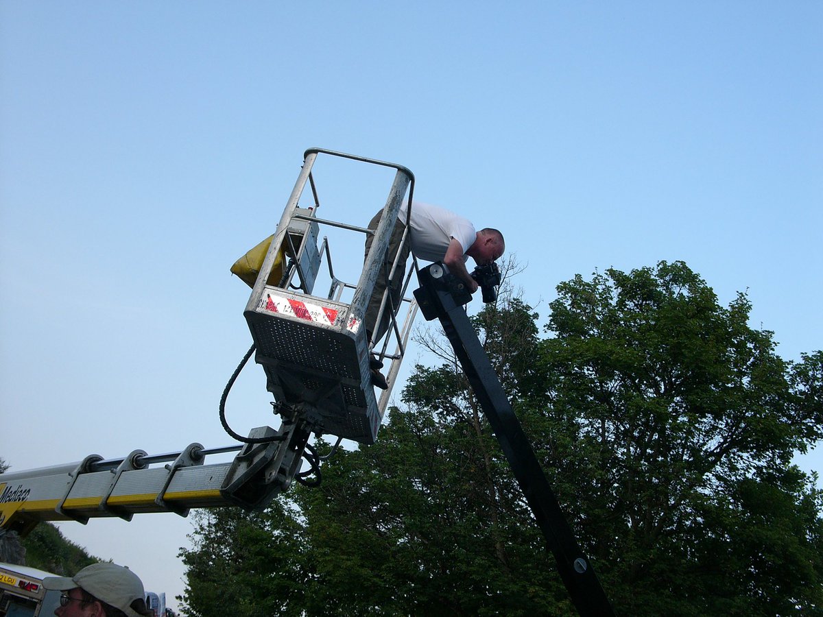 nigelharniman's tweet photo. Yep you guessed it guys - enjoying the views from a cherry picker again for both of these hero shots.
Shooting high POVs is always intriguing - the opportunity to see things differently...
#Unseen #Archive #Photography
#BTS #behindthescenes #lexus #automotivephotography #rigshot https://t.co/xec38tXeY3