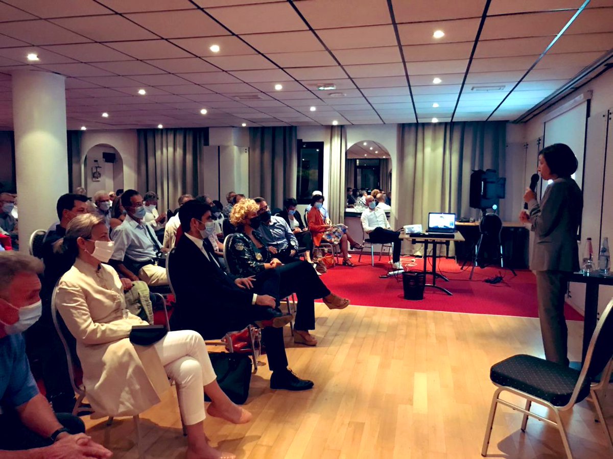 Merci à la Ministre de la Défense, <a href="/florence_parly/">Florence Parly</a>, pour sa présence lors de notre réunion de rentrée des marcheurs isérois. @EnMarche38.

Avec notre Référent <a href="/OlivierSIX/">Olivier SIX</a>, nous poursuivons le développement local du Mouvement et nous préparons les chantiers à venir. @enmarchefr