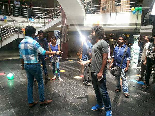 Nameiskarthik02's tweet photo. #MottaModatisari Song Making Stills ❤️
@NameisNani @Itslavanya 

#5YrsForMemorableBBM https://t.co/oySRht2pqM