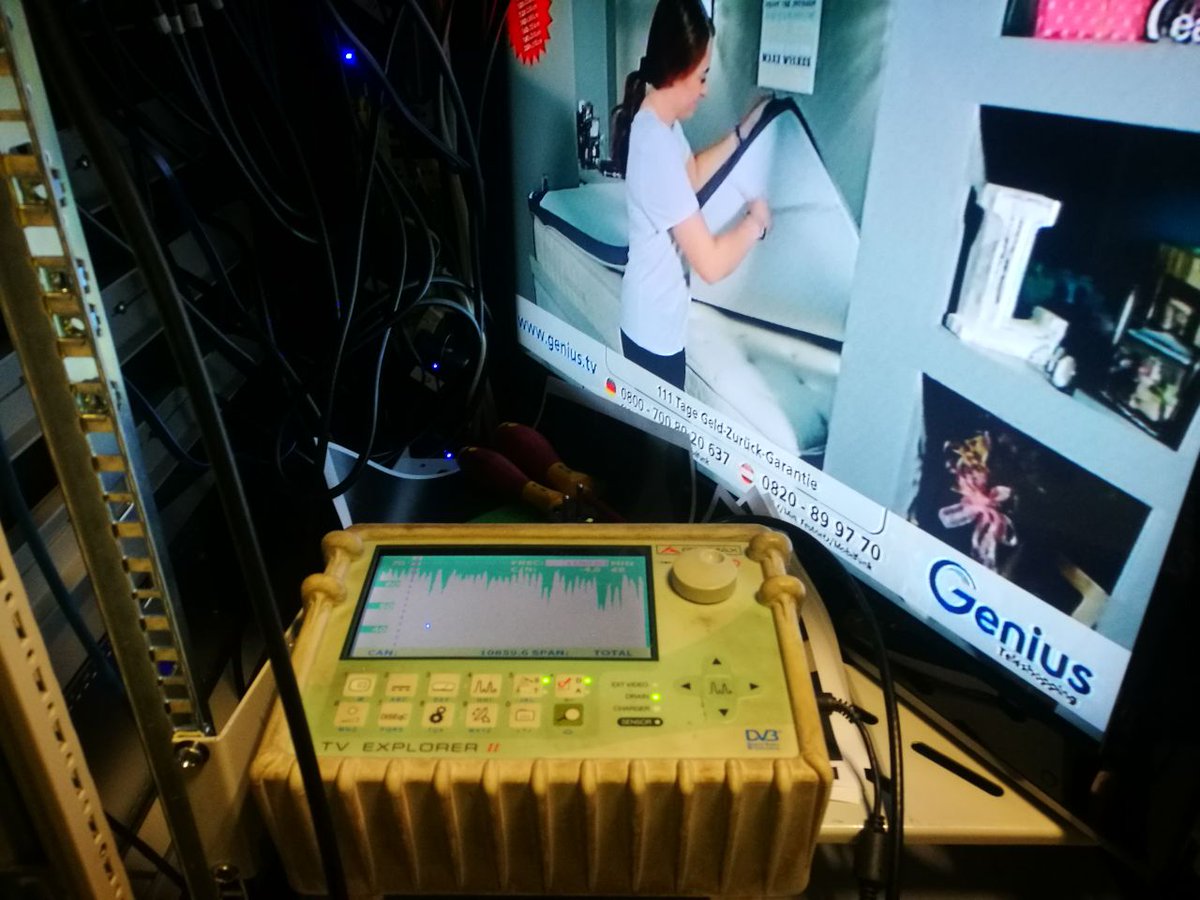 PROMAX_noticias's tweet photo. Un TV Explorer HD ayudando en la configuración de una antena SATCOM en un buque de perforación en Anchorage, Alaska #PROMAXlive https://t.co/pbr39E31Jc