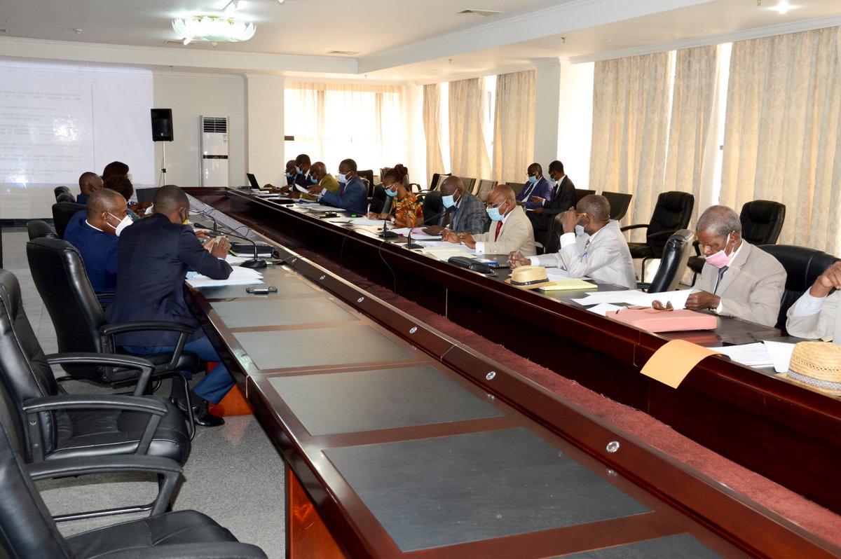 Les experts des ministères en charge du commerce du Congo Brazzaville et ceux de la RDC ont examiné du 1er au 2 septembre 2020, à Brazzaville, le projet d’accord commercial de la zone de libre-échange continental africaine (ZLECAF)

+ d'infos : commerce.gouv.cg/fr/medias/actu…