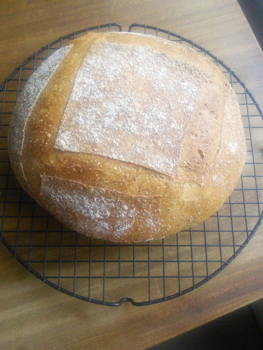 ChimanChoi's tweet photo. Very happy with my bake this morning! https://t.co/aFK5QD7Guz