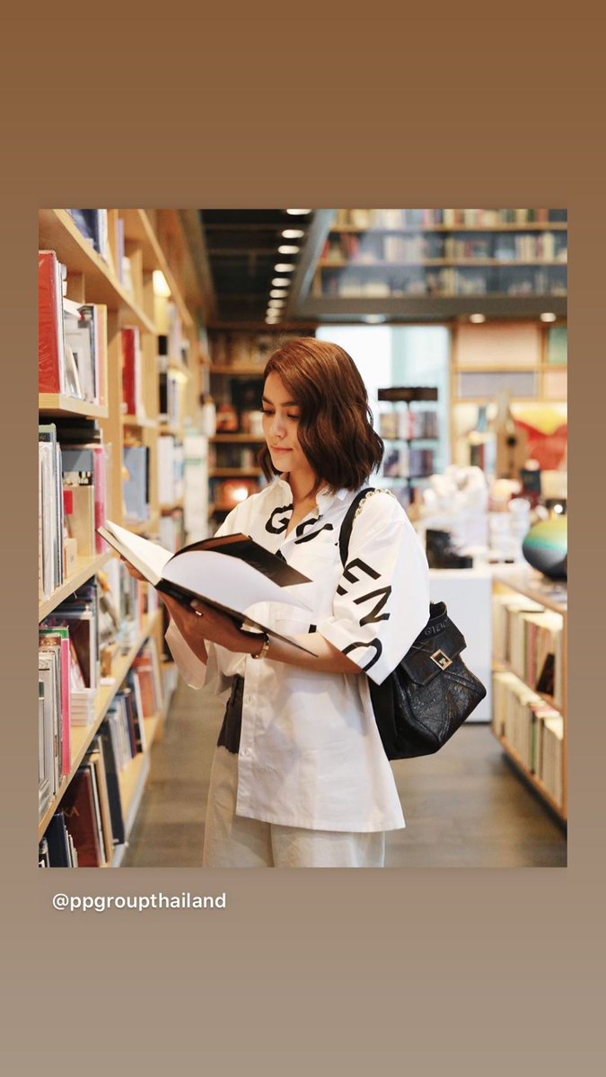 LoveKKimmy's tweet photo. PPREPORT
A Day with Kimberly
Khun Kimberley @kimberleykimmy looks effortlessly chic in Givenchy total look and her favorite
ID bag.
#GivenchyFamily #GivenchyBag
#ppsociety
#คิมเบอร์ลี่
#kimmy_kimberley
Cr.@PPGroupThailand ,
IG Story
@kimberleykimmy https://t.co/wo6XMjAhGh