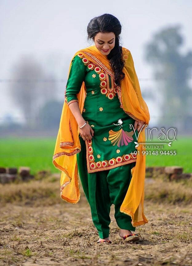 GDeepSingh8's tweet photo. ਕਹਿੰਦੀ ਮੇਰੀ ਉਹਦੀ ਅੱਜ ਕੱਲ੍ ਚੰਗੀ ਤਰਾਂ ਨਿਭਦੀ ਨੀ
#ਮੈਂ__ਕਿਹਾ....
ਪਿਆਰ ਤਾਂ ਉਡਦੇ ਪੰਛੀਆਂ ਨਾਲ ਪਾ ਲਈਏ
ਤਾਂ ਉਹ ਵੀ ਆਲ੍ਹਣੇ ਚੋਂ ਉੱਡ ਮੋਡਿਆ ਤੇ ਆਣ ਬੈਠਦੇ ਨੇ
ਆਪਾ ਤਾਂ ਫਿਰ ਵੀ ਇਨਸਾਨ ਹਾਂ #ਬੀਬਾ
ਸਬਰ ਰੱਖ
ਸਦਾ ਰੱਖੀ ਤੂੰ ਯਕੀਨ
ਦਿਨ ਆਉਣੇ ਹਸੀਨ
#_D ✍️......!! https://t.co/vfGplo0hAE