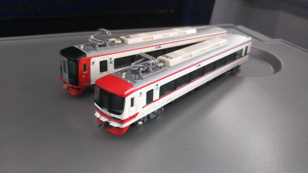 70049Thomas's tweet photo. 2233f初乗車！新車のいい香り😇😇😇😇1703f時代のラストに乗ったきり久しぶりに！乗り心地も良くなってる。旧車体と一緒に乗車中！
#2233f #1703f https://t.co/jJ203beszU