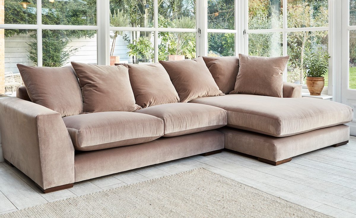 homegirllondon's tweet image. Soft Pink Velvet Devon Chaise Sofa, £3608.50+ sale price from Darlings of Chelsea affiliate partner
homegirllondon.com/serious-velvet…
#pinksofa #velvetsofa #sofachaise
@darlingssofas