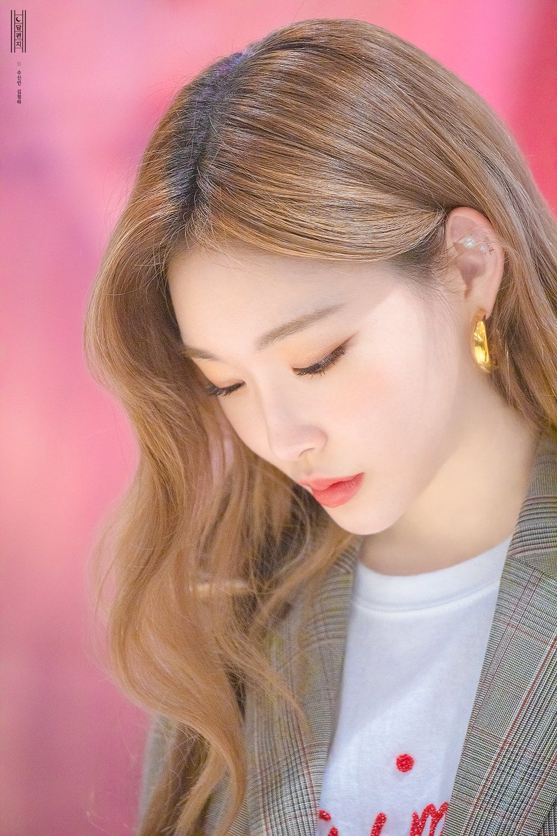 beyoursparkle_'s tweet photo. 𝐒𝐭𝐫𝐞𝐚𝐦𝐢𝐧𝐠 𝐄𝐯𝐞𝐧𝐭

청하의 <PLAY> 10회 스트리밍 후,  멜론 아지톡 인증 이미지를 DM✉으로 보내주시는 1분께 A3 캔버스 액자를 증정해드립니다. [트위터 계정명 기재 필수!] (ღ'ᴗ'ღ)

사진은 예시이며, 추후 선택 가능합니다. 
DM응모는 09월 25일 자정에 마감합니다! (୨୧ ❛ᴗ❛)✧ https://t.co/RjNU1s4lS8