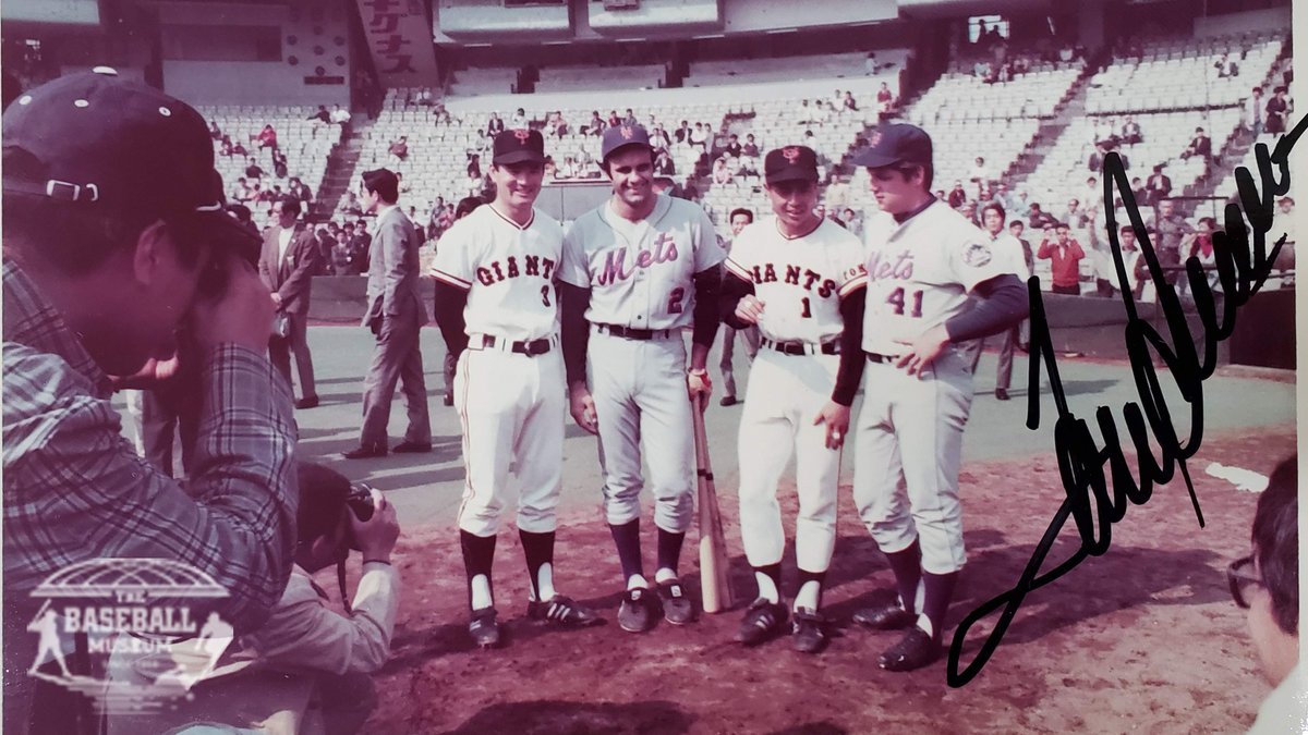 BaseballHOF1959's tweet photo. メッツなどで活躍し、通算311勝を挙げた #トム・シーバー さんが、8月31日に亡くなりました。
写真は、1974年の日米野球で来日された際のものです。
ご冥福をお祈りします。
#MLB #プロ野球 #野球 #baseball #TomSeaver #RIP41 #RIP #TomSeaverRIP #NYMets #NYM #mets @Mets #CIN #Reds #CWS #BOS https://t.co/X2OihTenoj