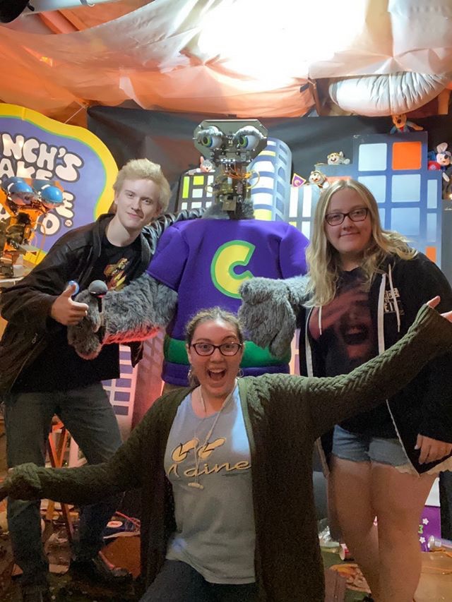 JosterField's tweet photo. @ChuckECheese please send me your face. https://t.co/9mx2fkppSs