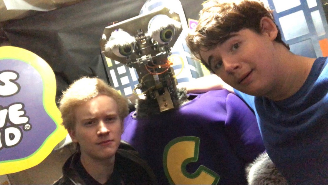 JosterField's tweet photo. @ChuckECheese please send me your face. https://t.co/9mx2fkppSs