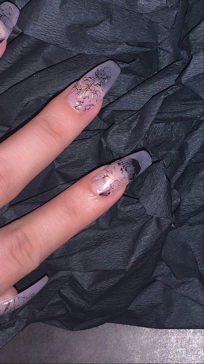 Nailed it 😗🤟🏽

Still amazed by this GTA-ish illustration of me by @ejnegre, on custom press-ons by @elinailsmnl.

Follow them on IG 🤩
instagram.com/ej.negre
instagram.com/elinailsmnl